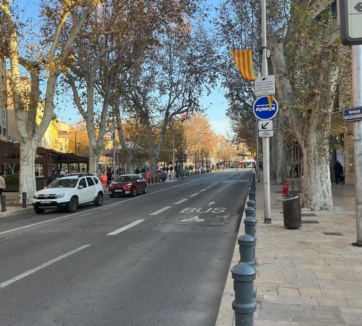 L'Amandier - Joli Appartement T3 Neuf Centre Ville A 2 Pas De La Rotonde Mirabeau Et Des Allees Provencales Aix-en-Provence