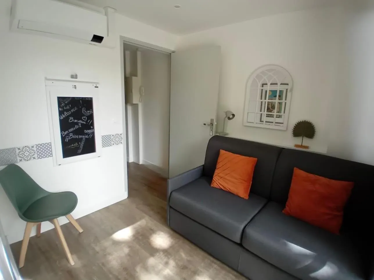 L'Amandier - Joli Appartement T3 Neuf Centre Ville A 2 Pas De La Rotonde Mirabeau Et Des Allees Provencales Aix-en-Provence France