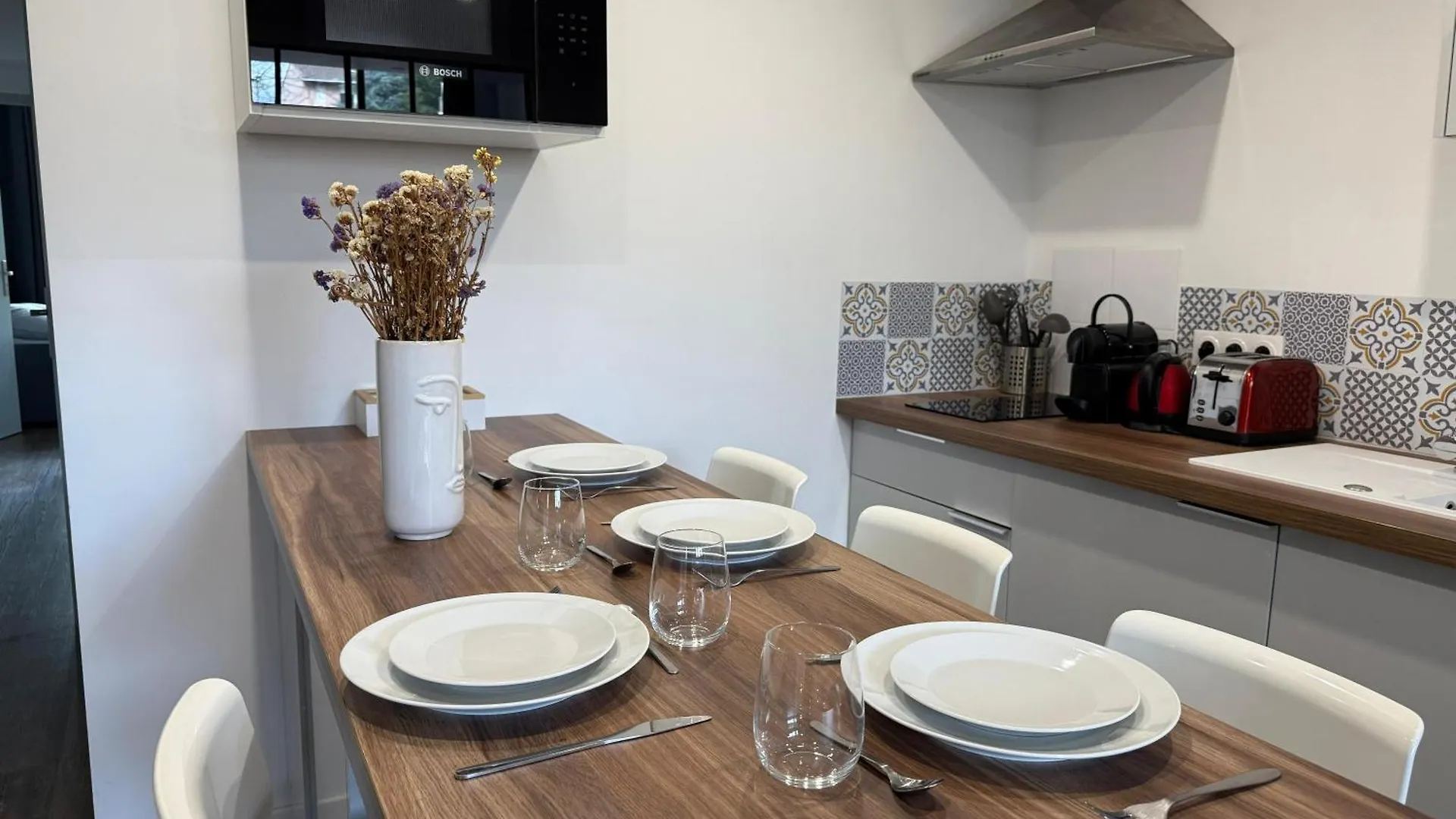 L'Amandier - Joli Appartement T3 Neuf Centre Ville A 2 Pas De La Rotonde Mirabeau Et Des Allees Provencales Aix-en-Provence