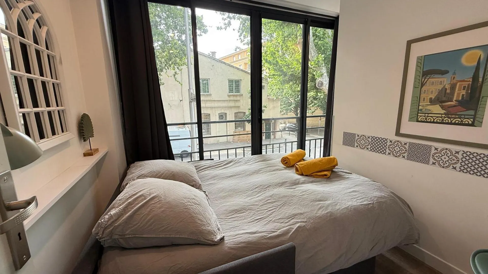 L'Amandier - Joli Appartement T3 Neuf Centre Ville A 2 Pas De La Rotonde Mirabeau Et Des Allees Provencales Aix-en-Provence France